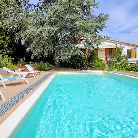 בית נופש Maison Provencale Saint-Sernin (Ardeche)